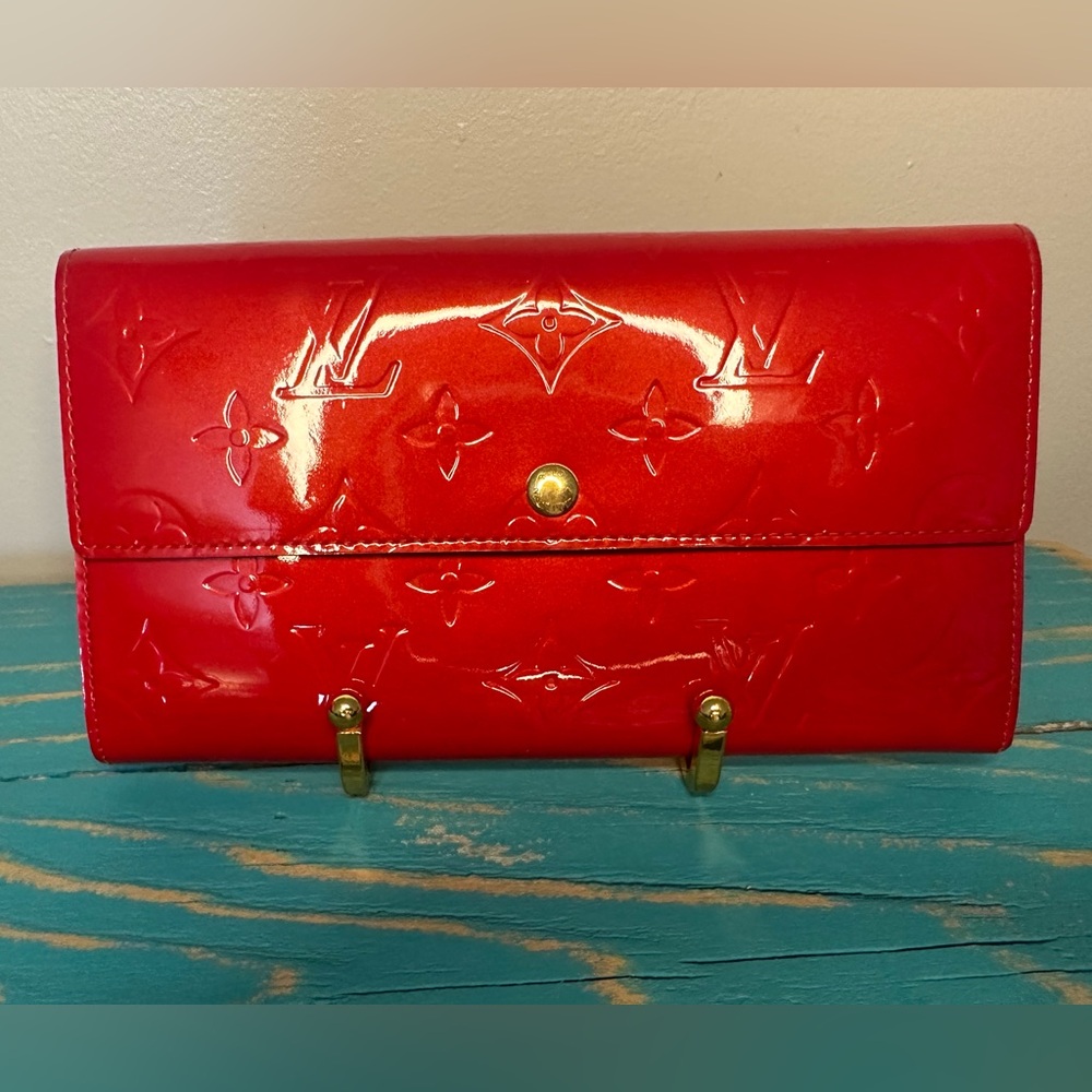 Louis Vuitton Red Vernis Sarah Wallet